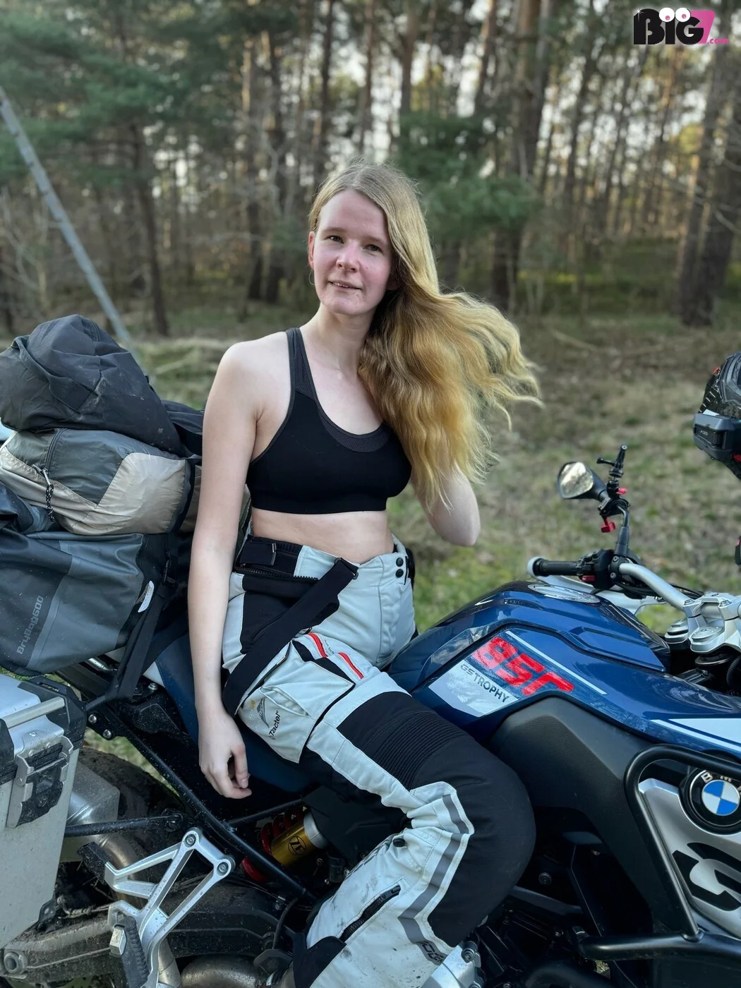 Model Highlight: Bikergirl-97 aus Lüdenscheid (21 Jahre, 3.272 Follower)