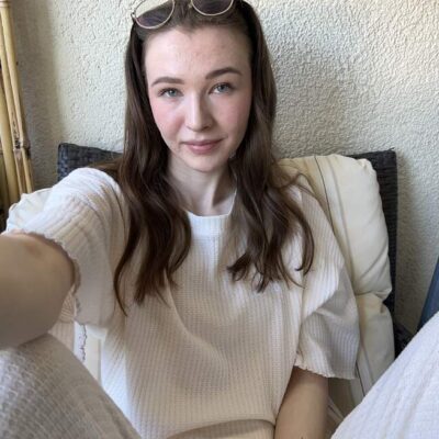 Jetzt entdecken: Emmi-Hill aus Berlin, 22 Jahre alt, 21.283 Follower