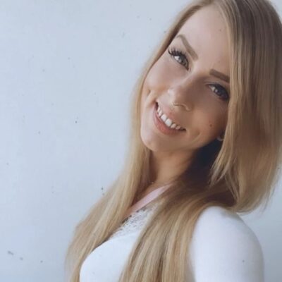 Stilvolles Model PixiFleur, 30 Jahre, aus Berlin mit 4.535 Follower