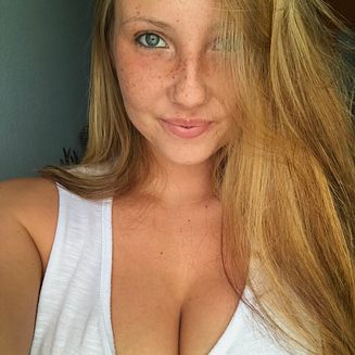 Model CaroCream (30), aus Wolfsburg – 30.300 Follower Fans