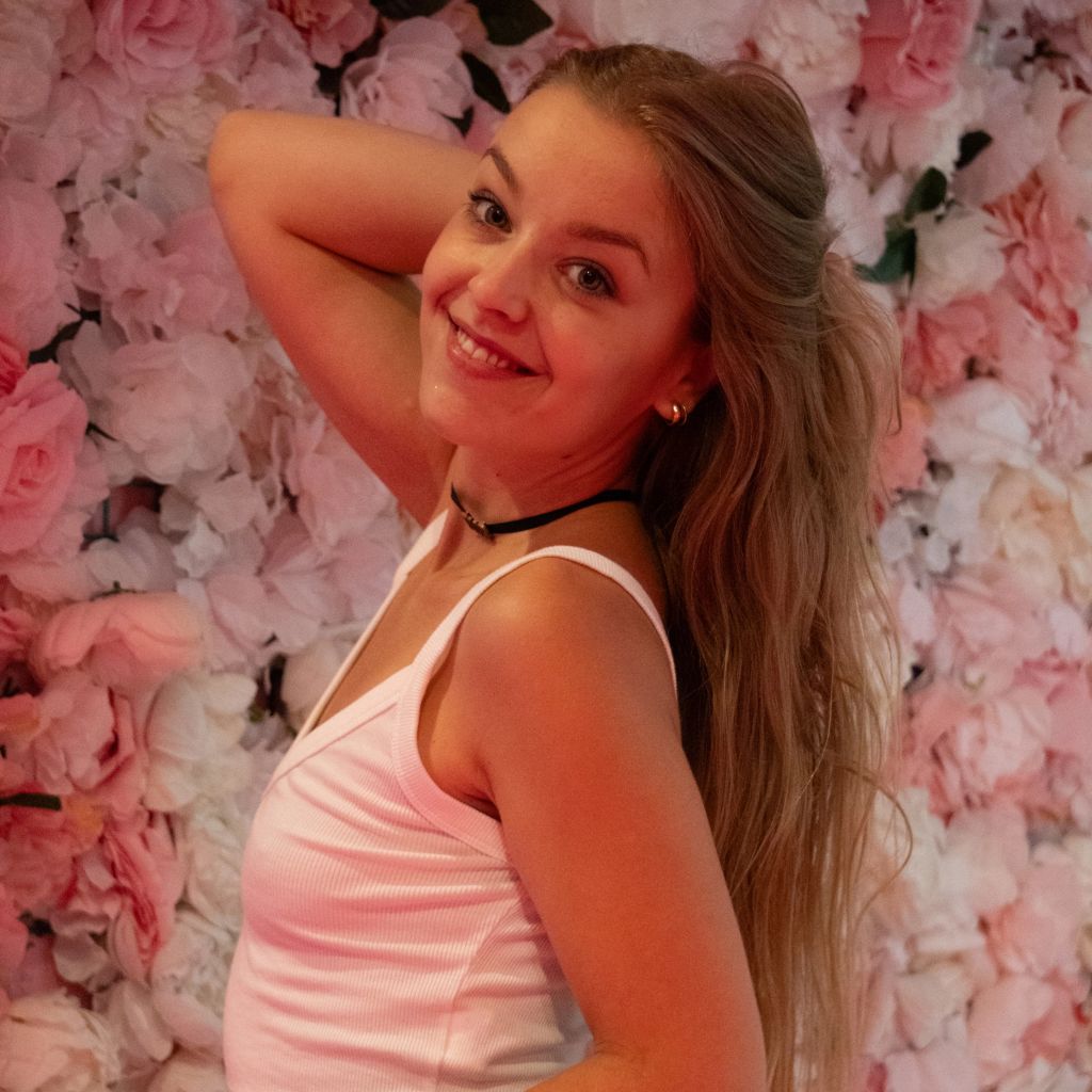 Model Highlight: LanaRayes aus Hamburg (19 Jahre, 2.724 Fans) Model Highlight: LanaRayes aus Hamburg (19 Jahre, 2.724 Fans)